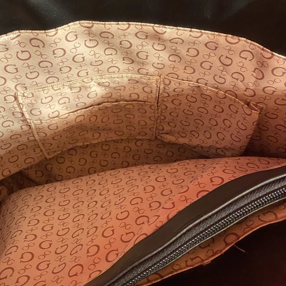 Guess Tote purse - Picture 6 of 11